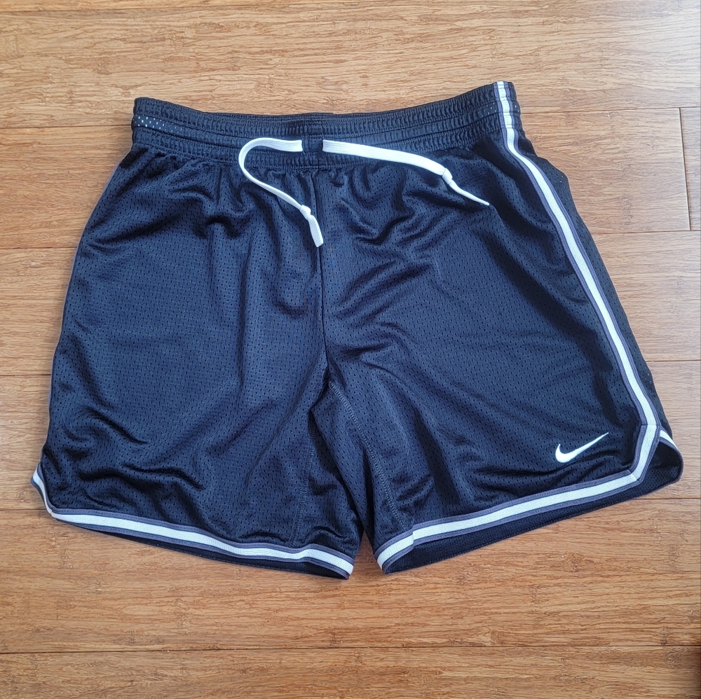 Nike Dri Fit Mid Thigh Athletic Shorts Size S